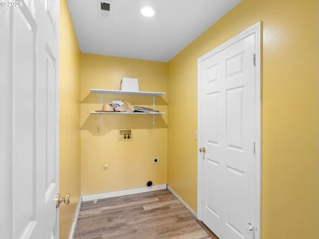 a view of an entryway of the house