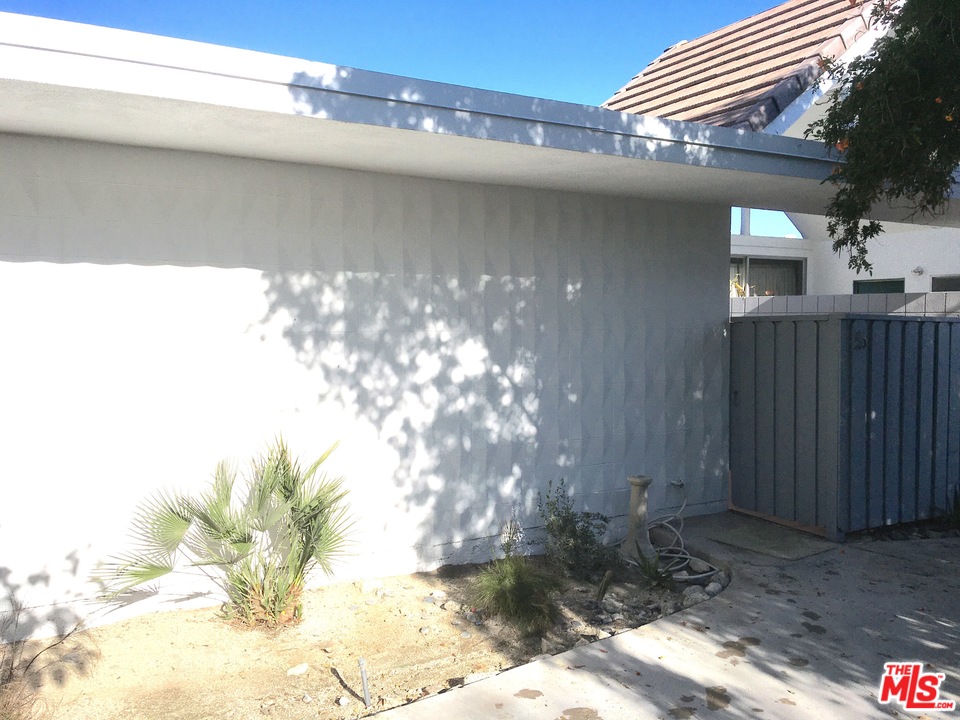 42356 Dunes View Road, Unit 5 Rancho Mirage, CA 92270 - Photo 3 of 30