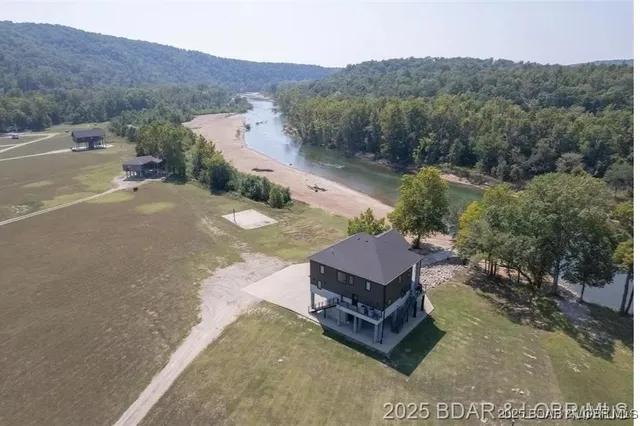 $1,500,000 | 2262 Brown Road, Van Buren, MO 63965