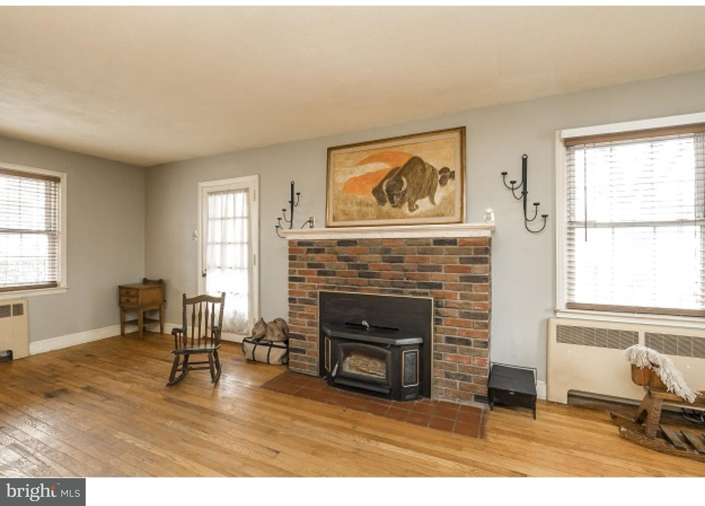 720 Lincoln Road Birdsboro, PA 19508 - Photo 8 of 24 Living Room