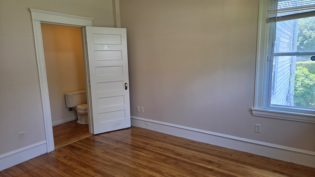 8 Hadwen Road, Unit 1 Worcester, MA 01602 - Photo 13 of 17 Gallery Image 13