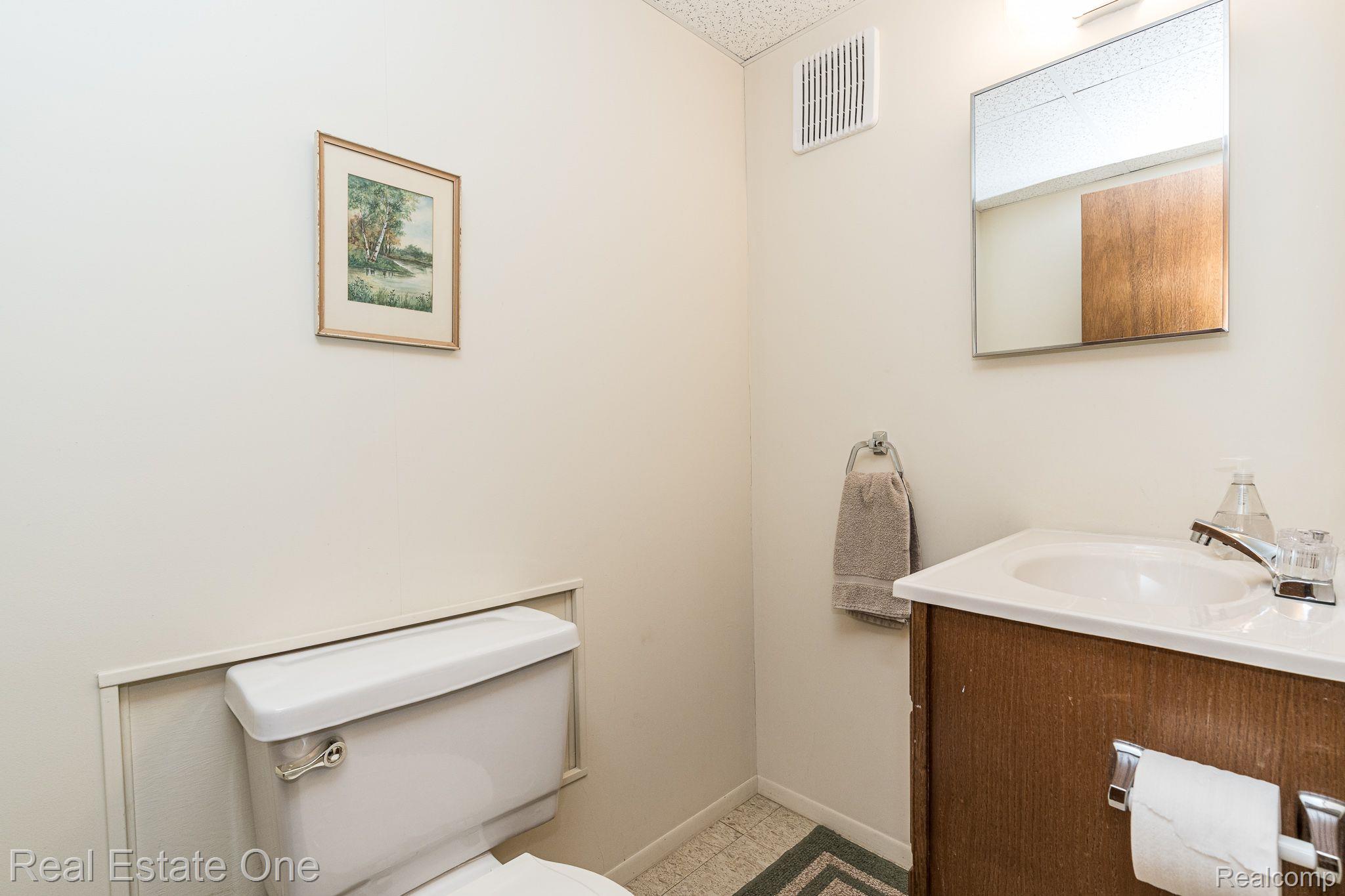 1859 Allenway Court, Unit 90 Rochester, MI 48309 - Photo 18 of 25 Half Bath in Basement