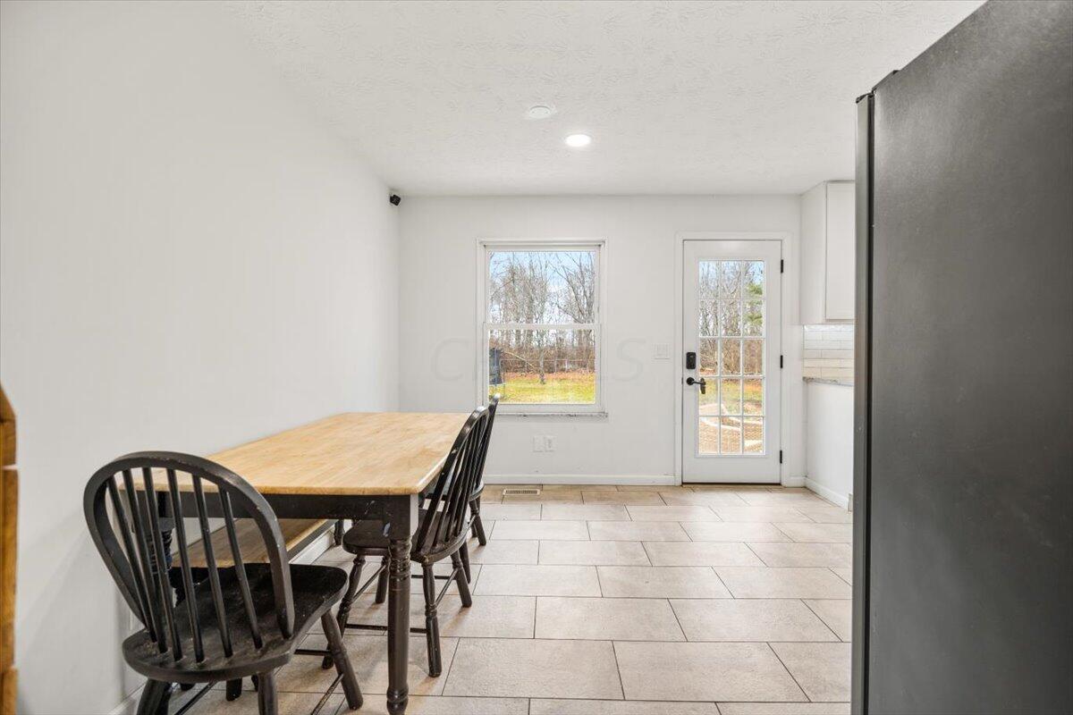 5540 London Groveport Road Orient, OH 43146 - Photo 7 of 34 09-Dining Room-5540 London Groveport Rd-