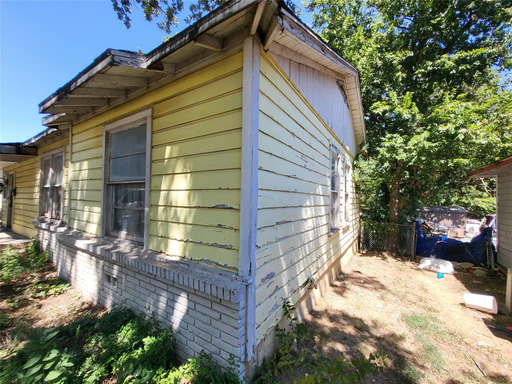 3605 Rufus Street Fort Worth, TX 76119 - Photo 3 of 4