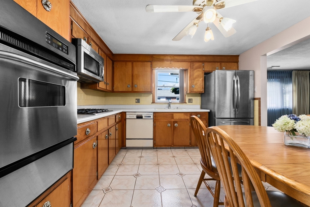 33 Lantern Road Revere, MA 02151 - Photo 11 of 32 Gallery Image 11