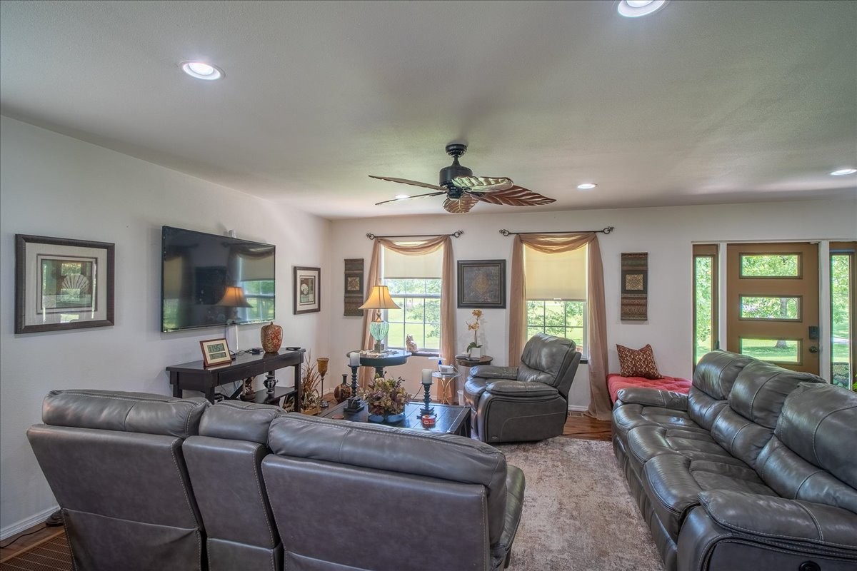 527 Clax Branch Road Loretto, TN 38469 - Photo 10 of 39 Gallery Image 10