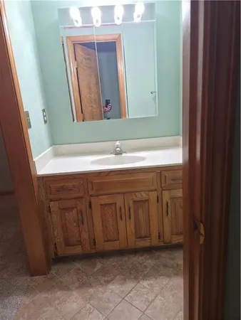 $325,000 | 10801 West 116th Terrace, Overland Park, KS 66210