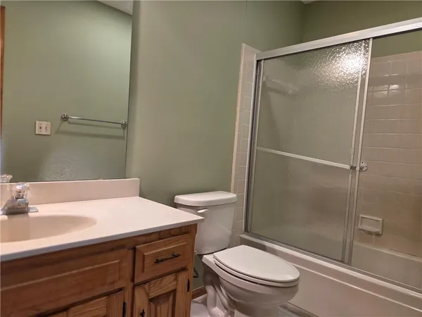 $325,000 | 10801 West 116th Terrace, Overland Park, KS 66210