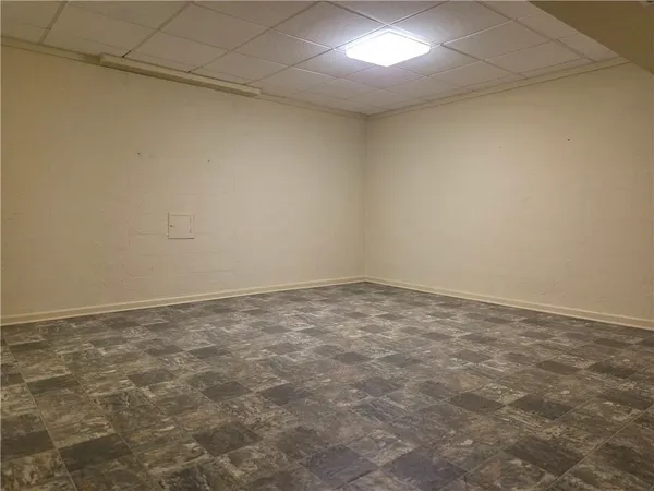 $325,000 | 10801 West 116th Terrace, Overland Park, KS 66210