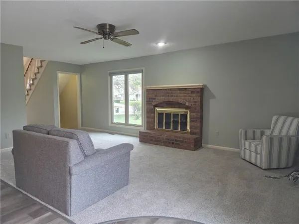 $325,000 | 10801 West 116th Terrace, Overland Park, KS 66210