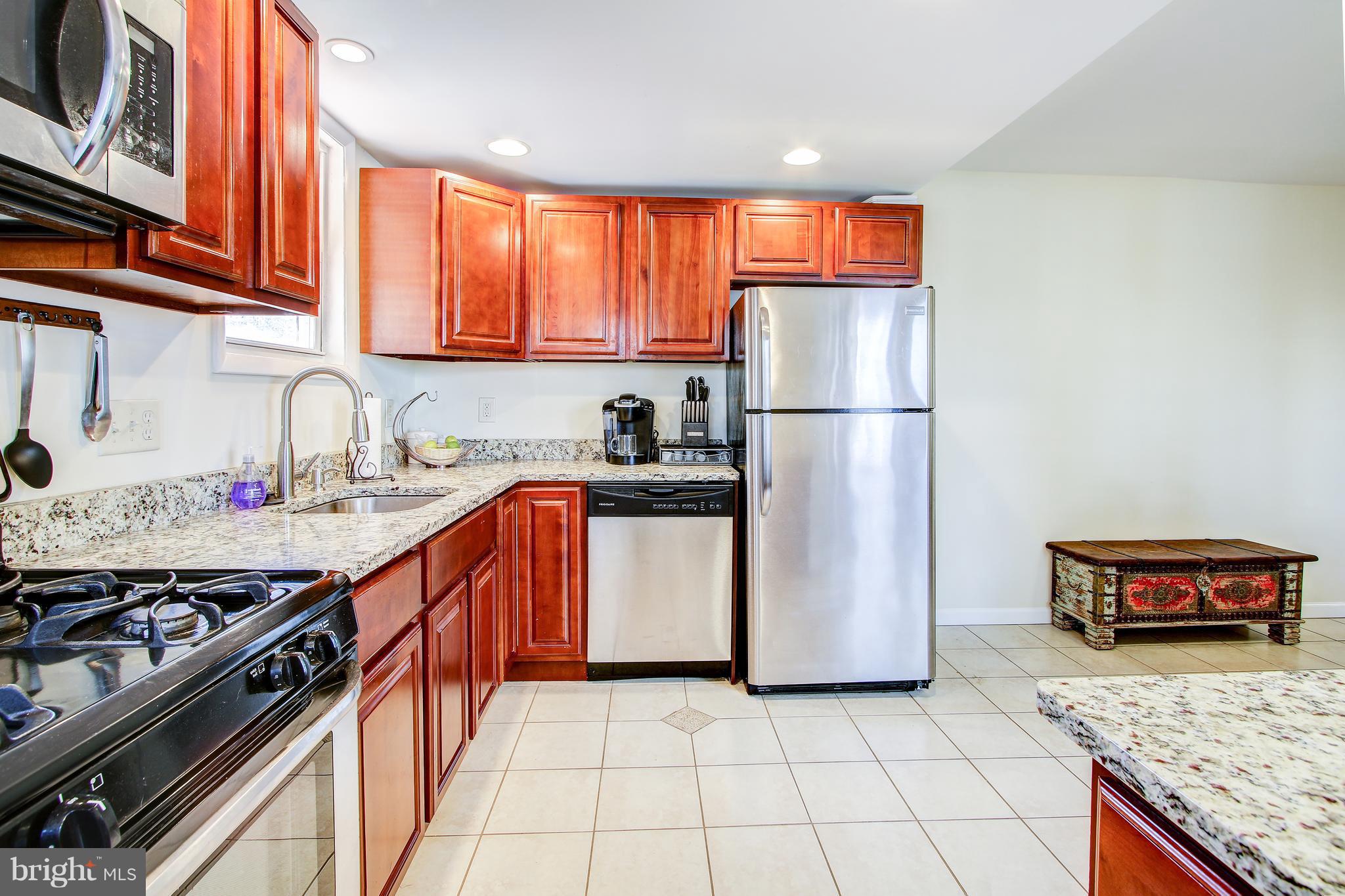 3605 Hineline Road Baltimore, MD 21229 - Photo 14 of 33 Kitchen