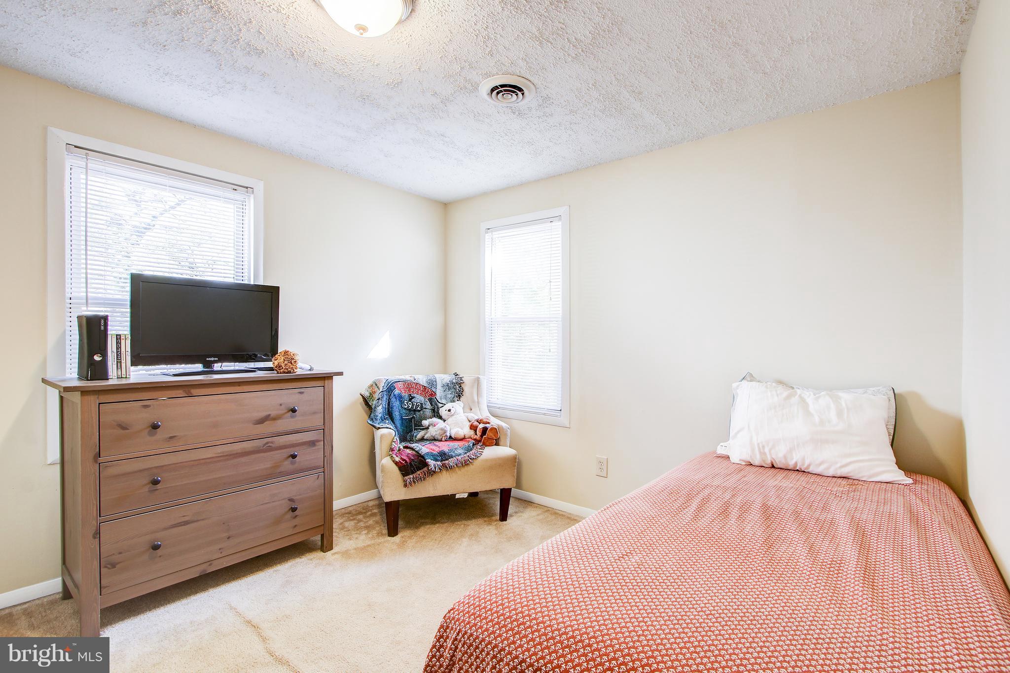 3605 Hineline Road Baltimore, MD 21229 - Photo 18 of 33 Third bedroom