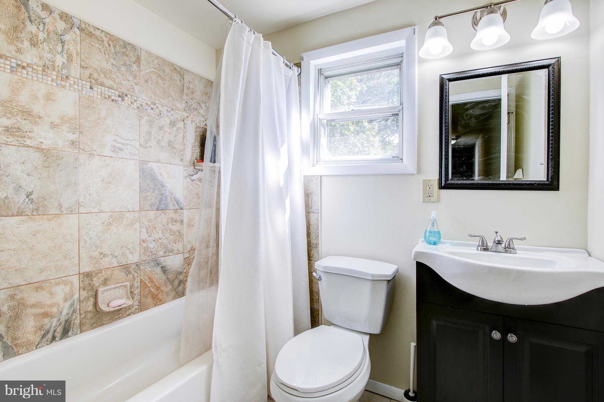3605 Hineline Road Baltimore, MD 21229 - Photo 20 of 33 Full bath upstairs w/ new vanity