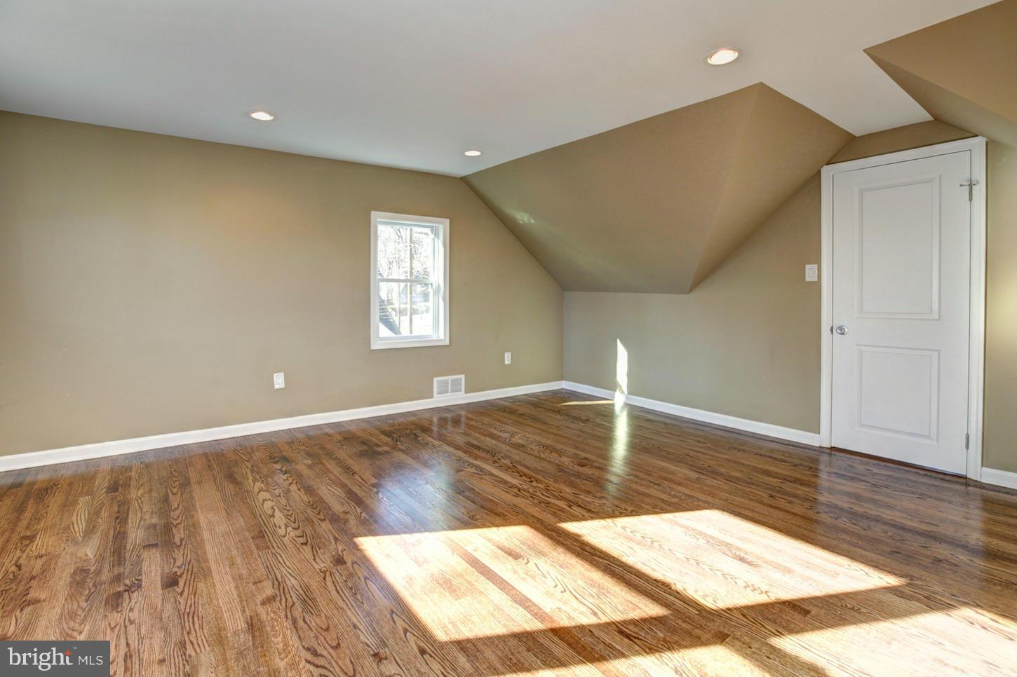 124 Calvert Road Rockville, MD 20850 - Photo 8 of 13 Bedroom (Master)