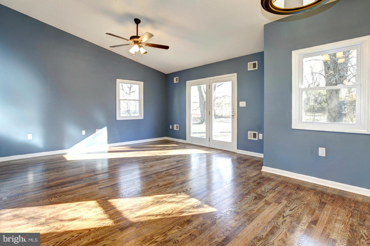 124 Calvert Road Rockville, MD 20850 - Photo 9 of 13 Living Room