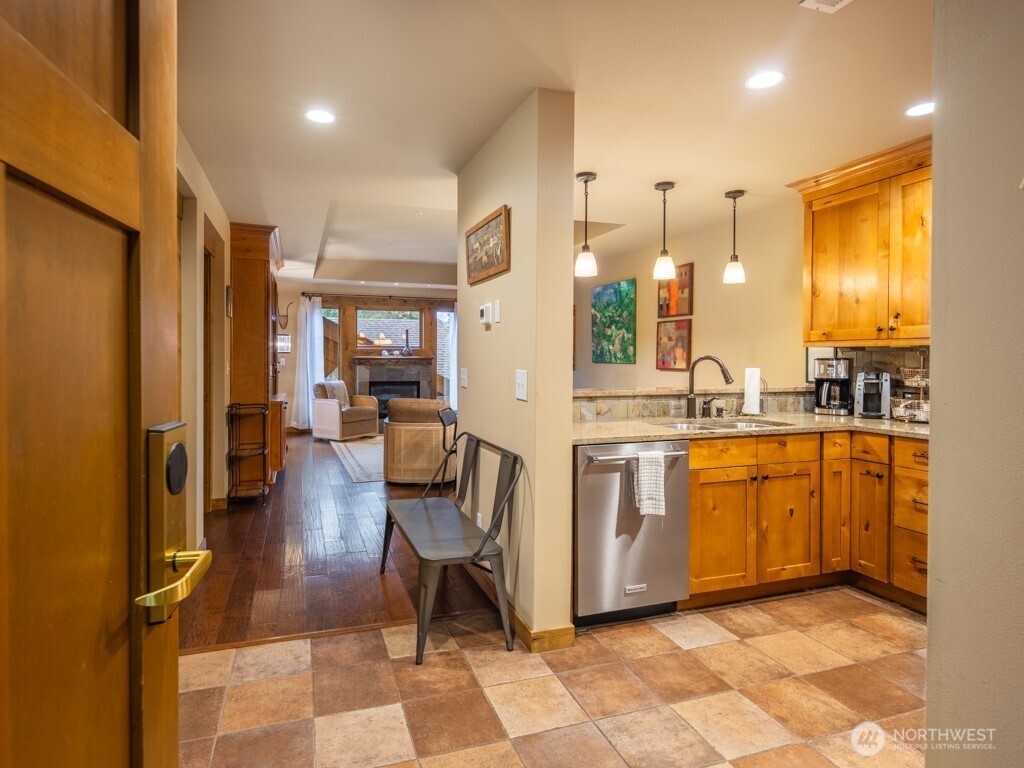 3770 Suncadia Trail, Unit 209 Cle Elum, WA 98922 - Photo 4 of 26