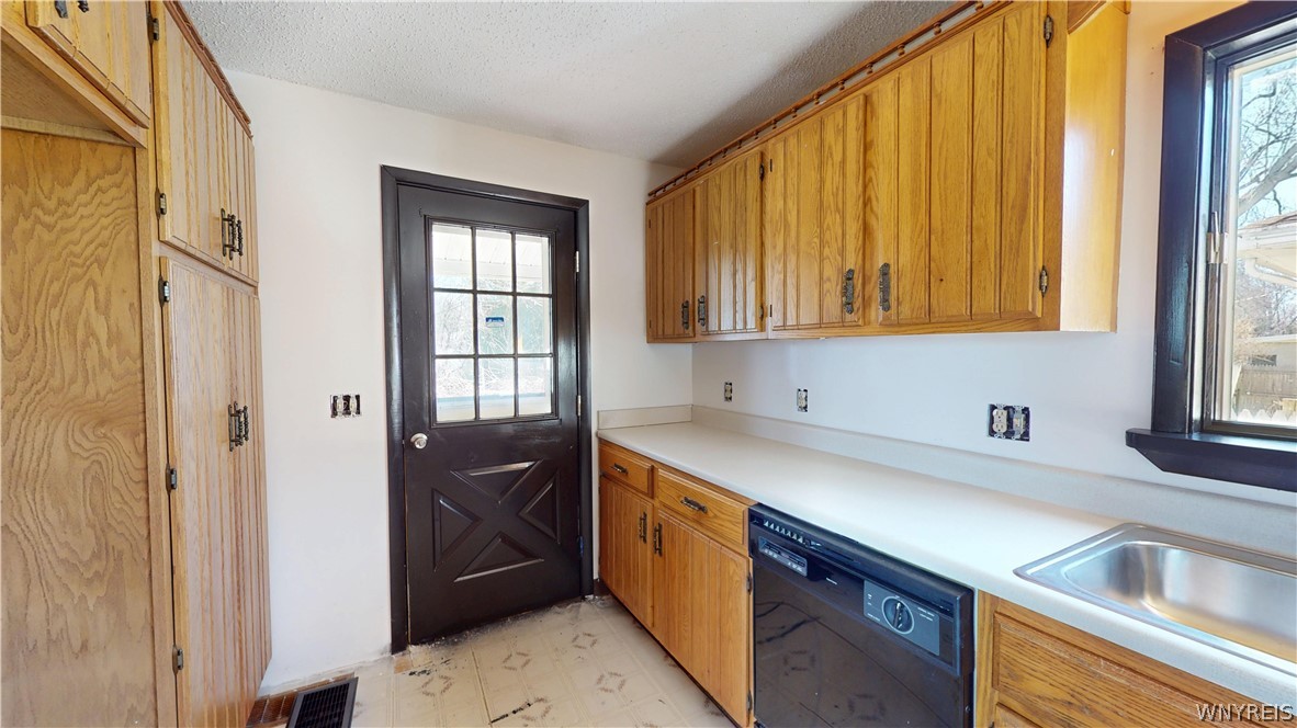 1635 Lockport Olcott Road Newfane, NY 14028 - Photo 13 of 49