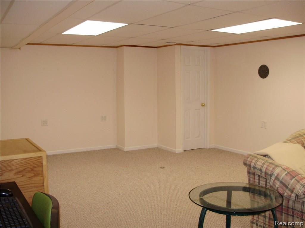 2267 Crystal Drive, Unit 34 Rochester, MI 48309 - Photo 24 of 33 P5190835.JPG