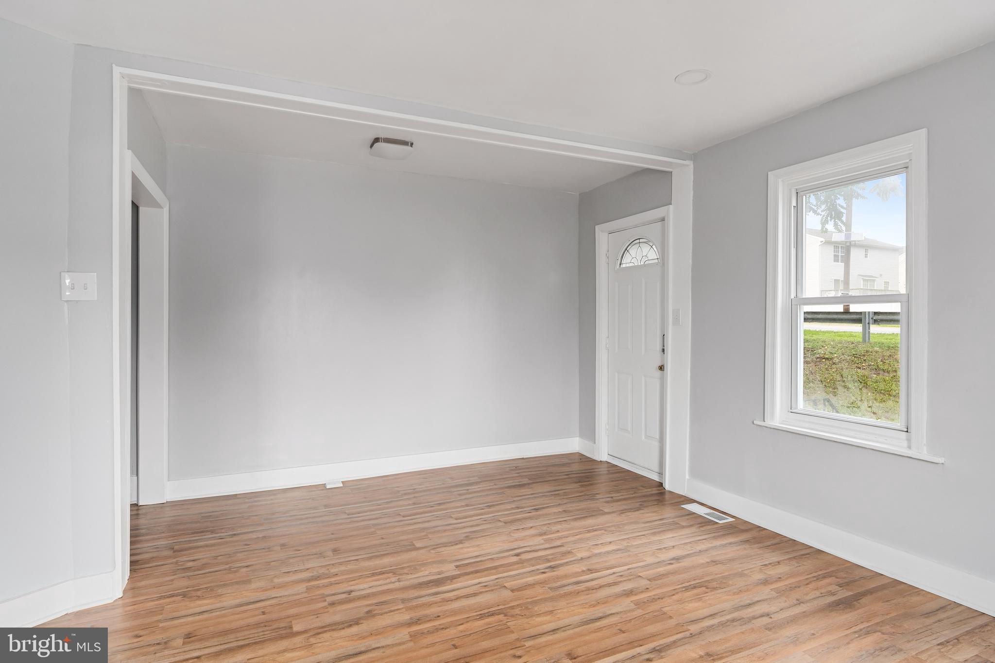 1635 Good Intent Road Deptford, NJ 08096 - Photo 4 of 32 Living Room