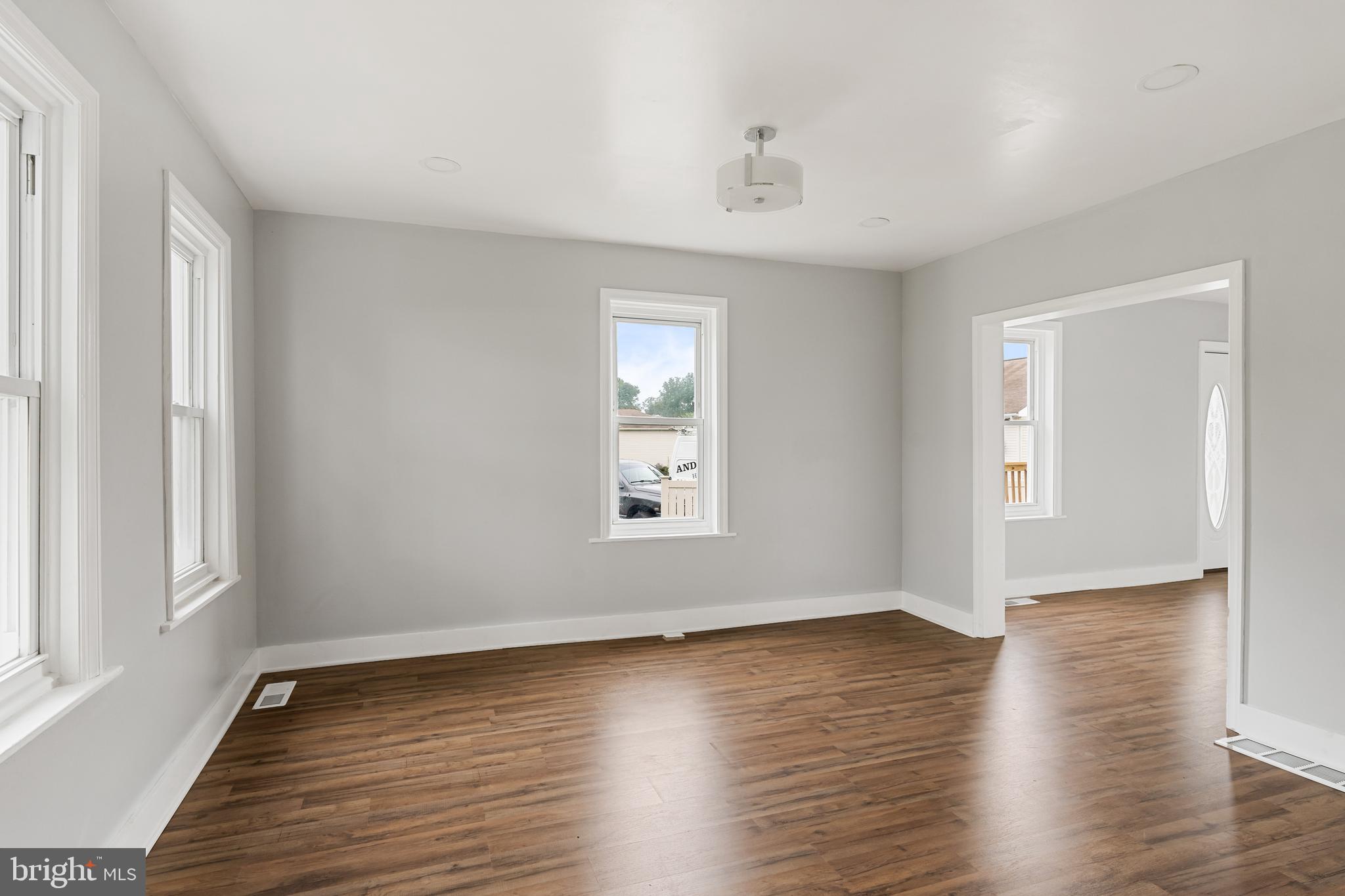 1635 Good Intent Road Deptford, NJ 08096 - Photo 6 of 32 Living Room