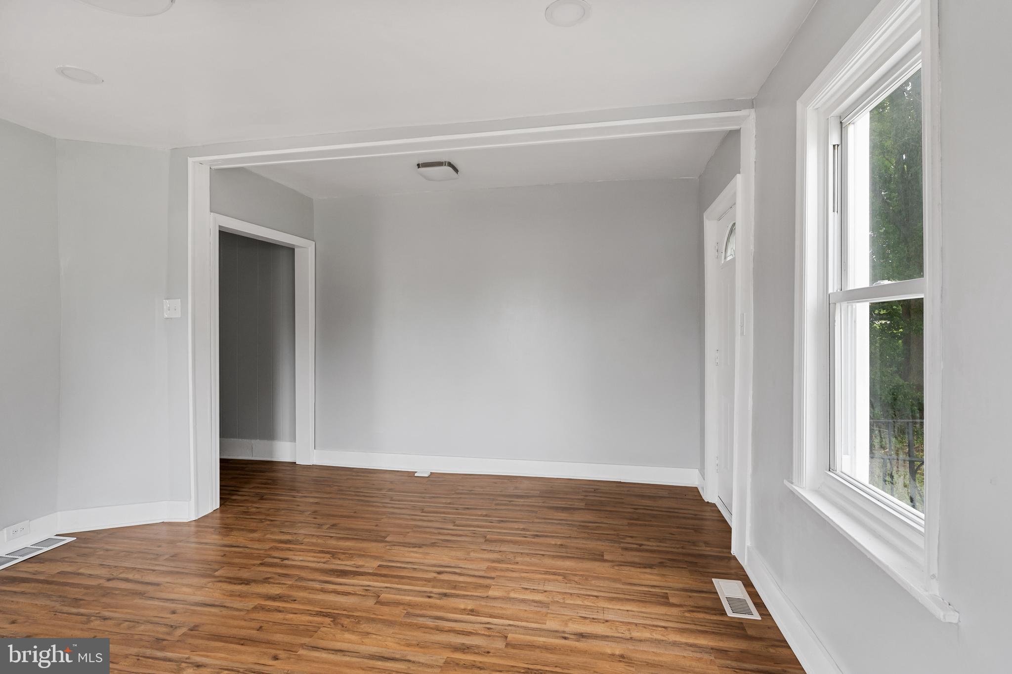1635 Good Intent Road Deptford, NJ 08096 - Photo 8 of 32 Living Room