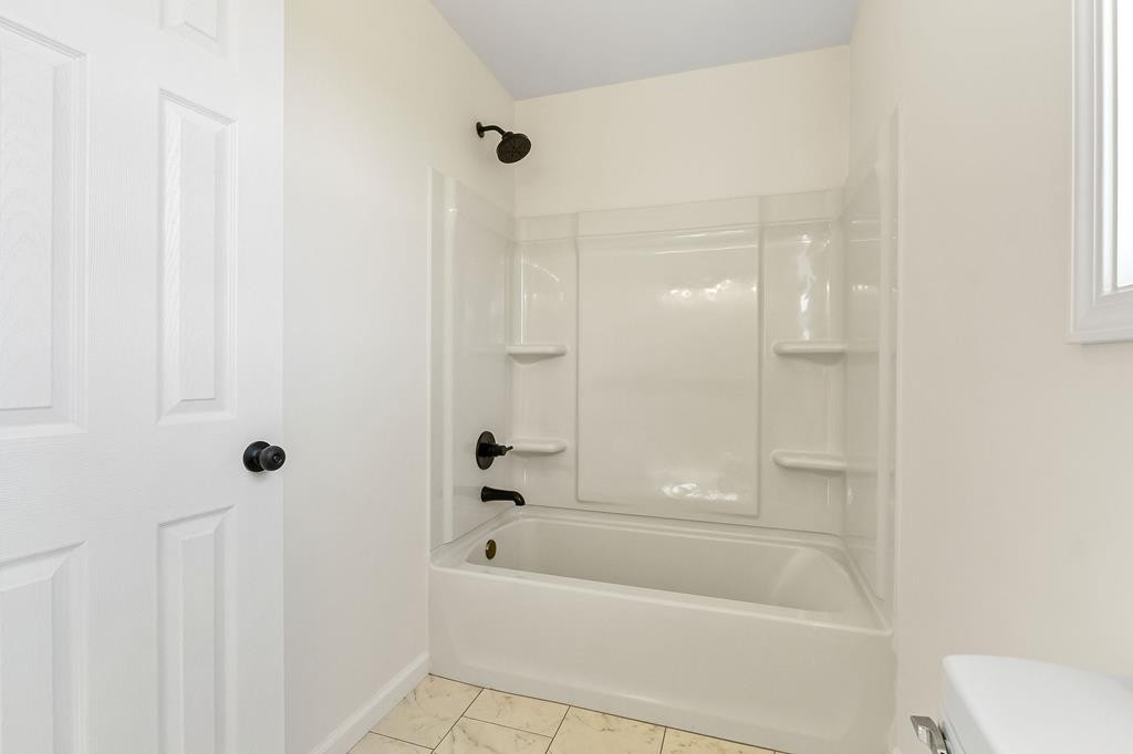 523 Dr I C Morgan Road Spencer, TN 38585 - Photo 25 of 25 a bathroom with a bathtub