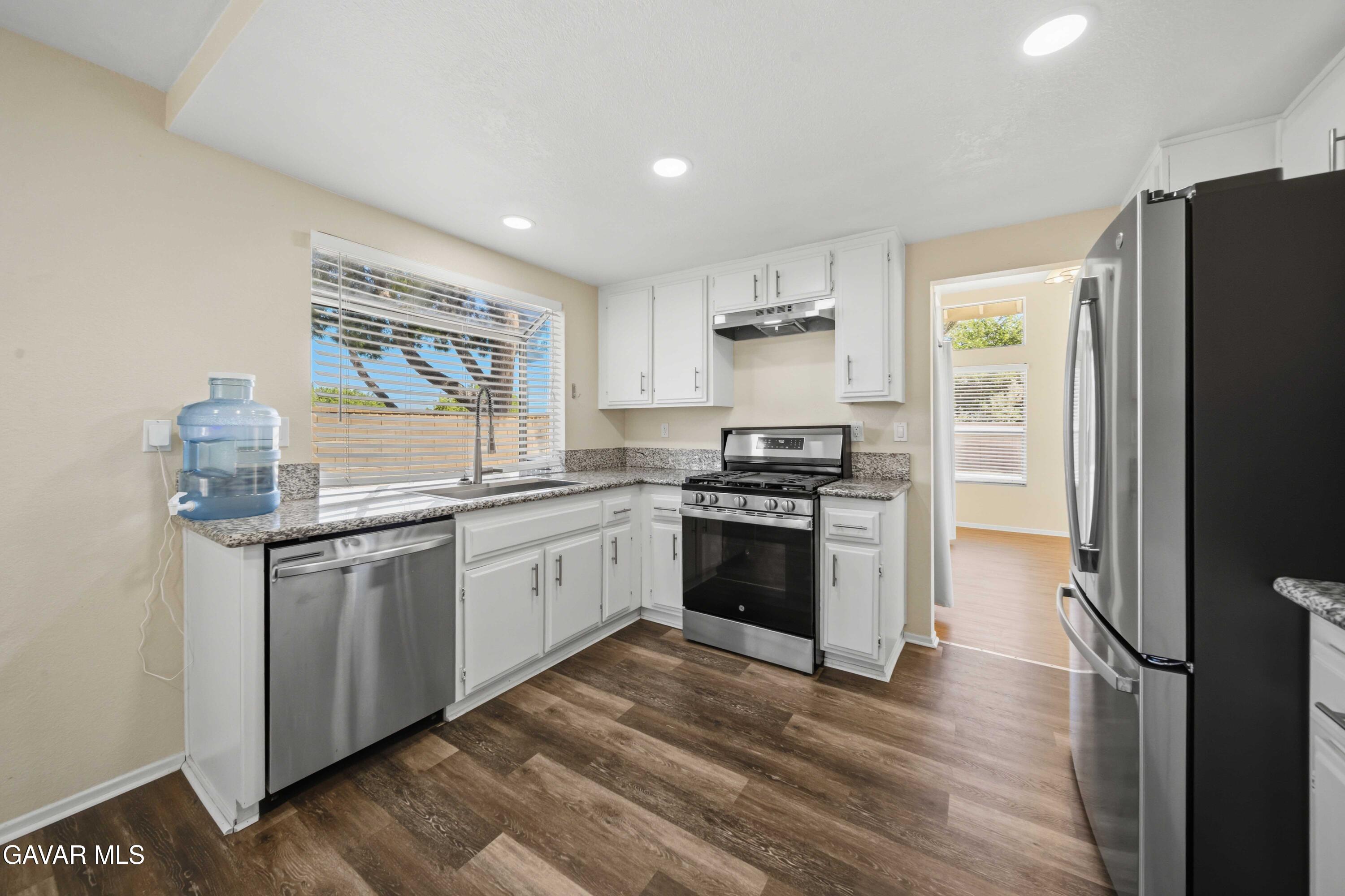 43753 Rialto Drive Lancaster, CA 93535 - Photo 9 of 38 43753 Rialto Dr Lancaster-15