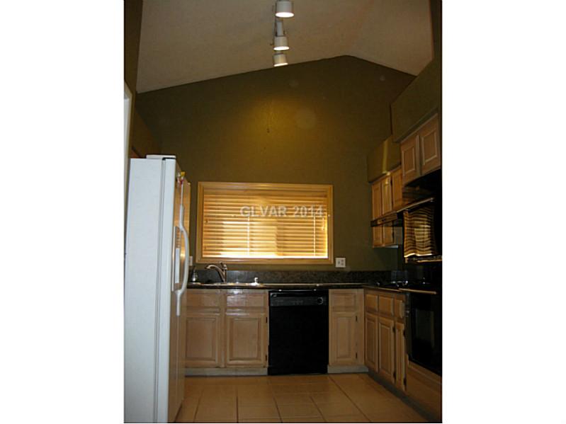1968 Nuevo Road Henderson, NV 89014 - Photo 10 of 30 Kitchen.