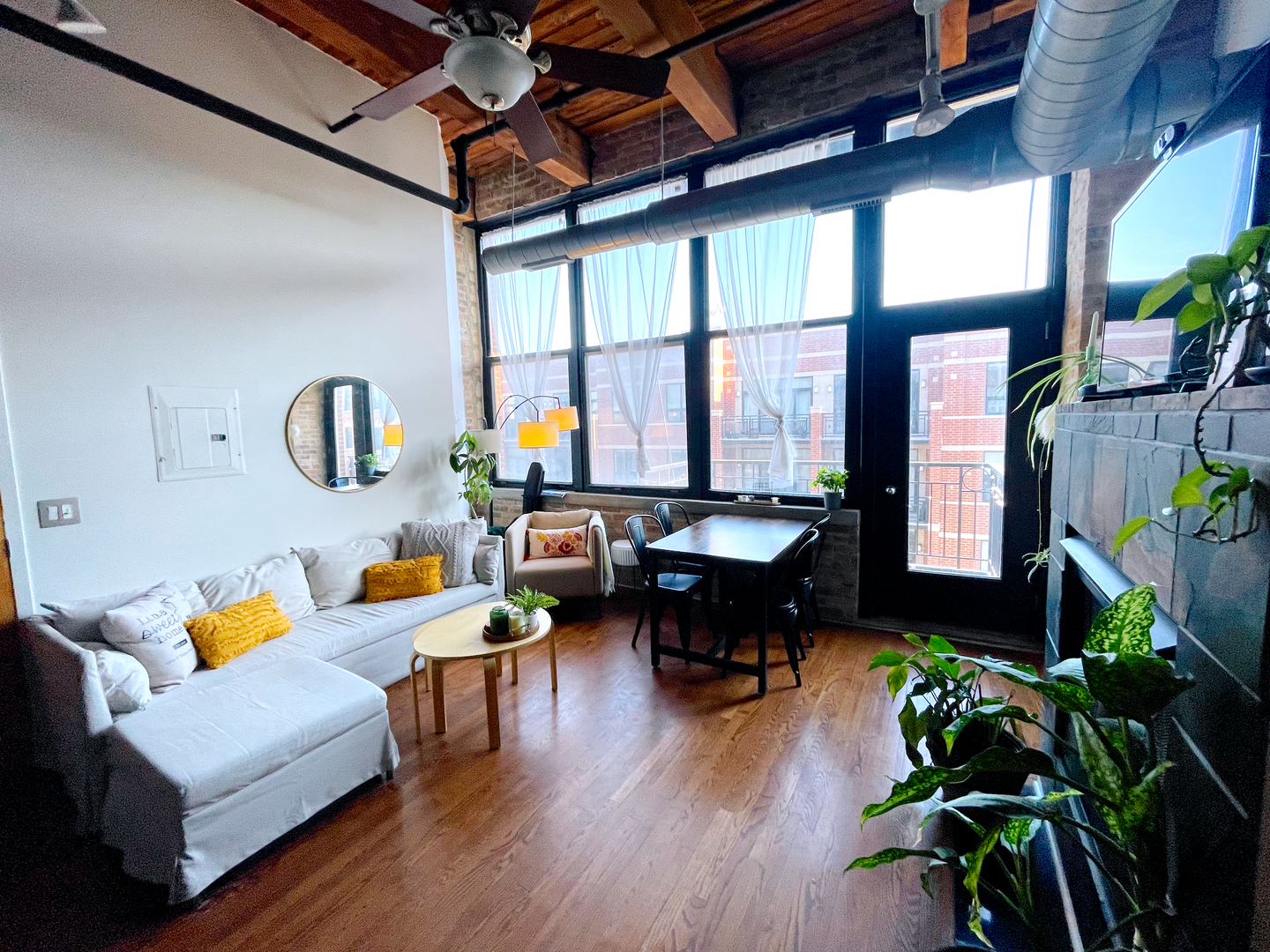 1500 West Monroe Street, Unit 420 Chicago, IL 60607 - Photo 4 of 15 Gallery Image 4