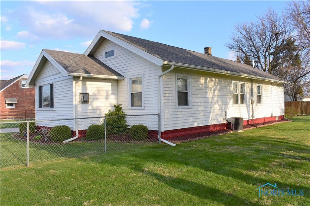 2738 Seaman Road Oregon, OH 43616 - Photo 1 of 31 Gallery Image 1
