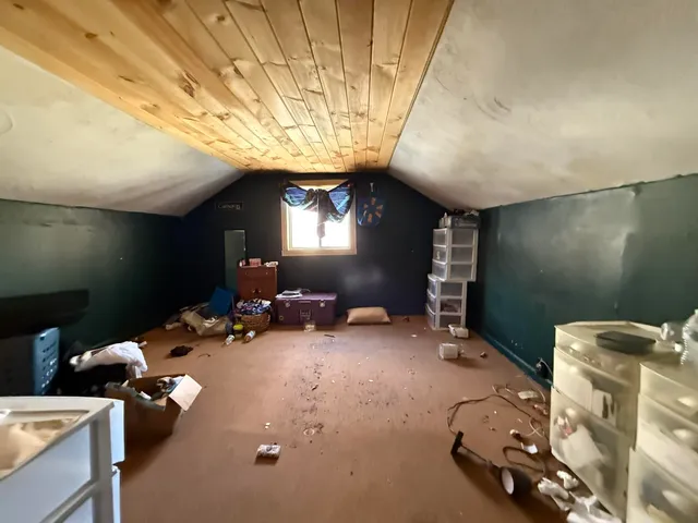 $78,000 | 105 Bray Avenue, Fairfield, ME 04937