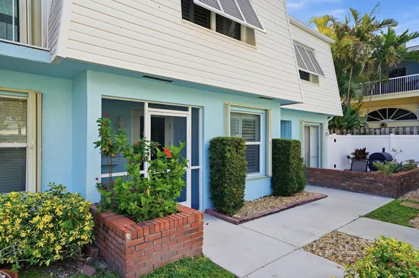 $3,400 | 842 Southeast 19th Avenue, Unit 102, Deerfield Beach, FL 33441