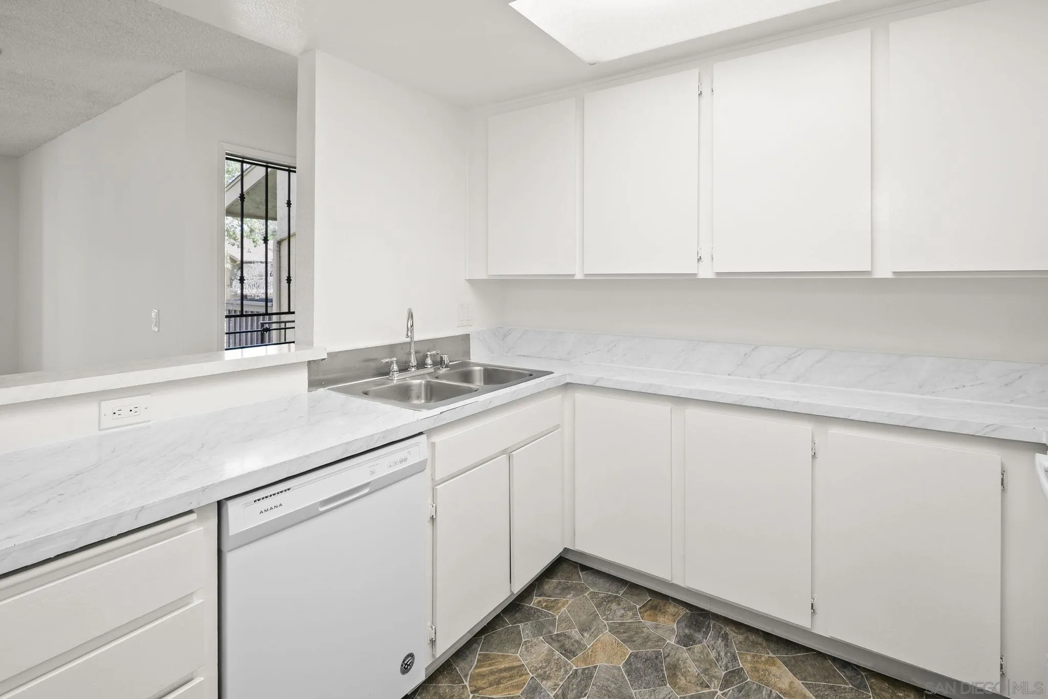 6064 Rancho Mission Road, Unit 454 San Diego, CA 92108 - Photo 12 of 35