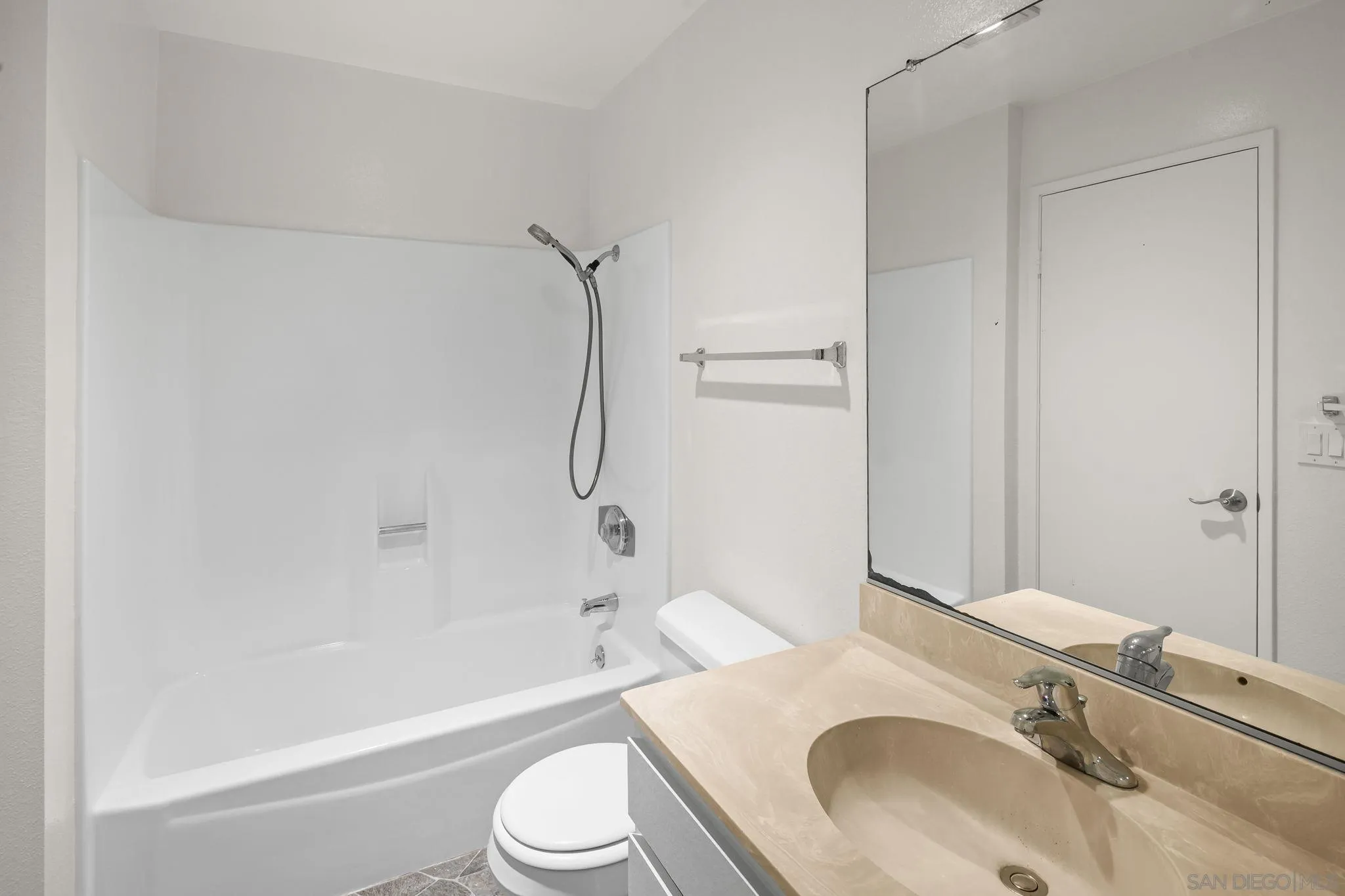 6064 Rancho Mission Road, Unit 454 San Diego, CA 92108 - Photo 21 of 35