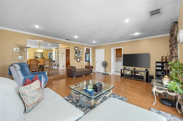 $925,000 | 5503 Sunfield Avenue, Lakewood, CA 90712