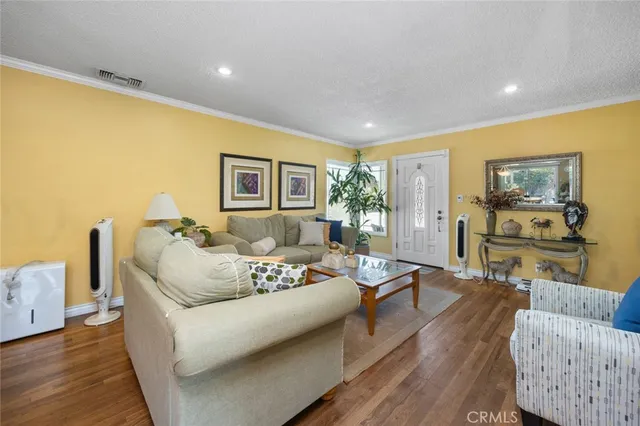 $925,000 | 5503 Sunfield Avenue, Lakewood, CA 90712