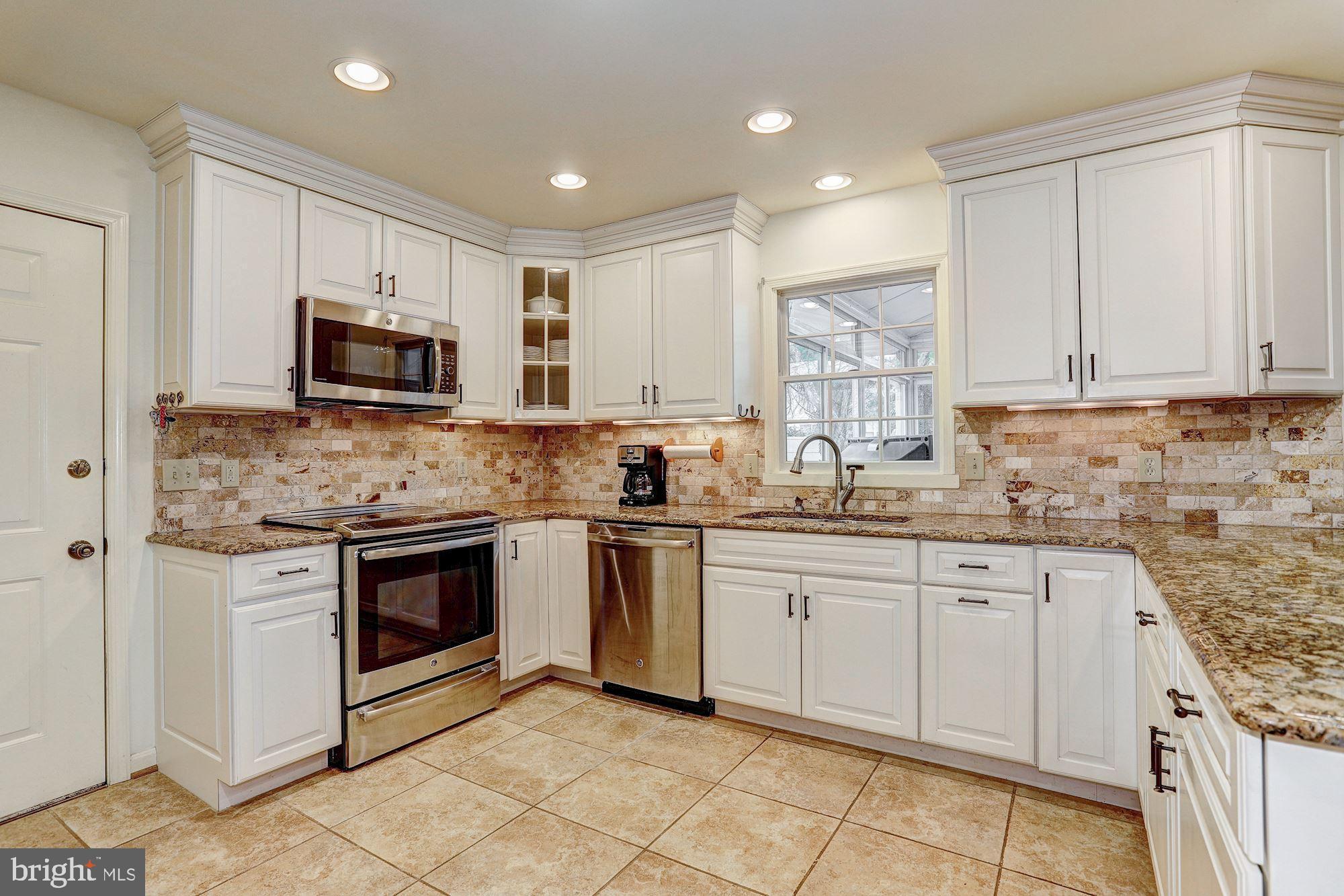 10419 Gorman Road Laurel, MD 20723 - Photo 9 of 43 Eat-In Kitchen | Stainless Steel Appliances