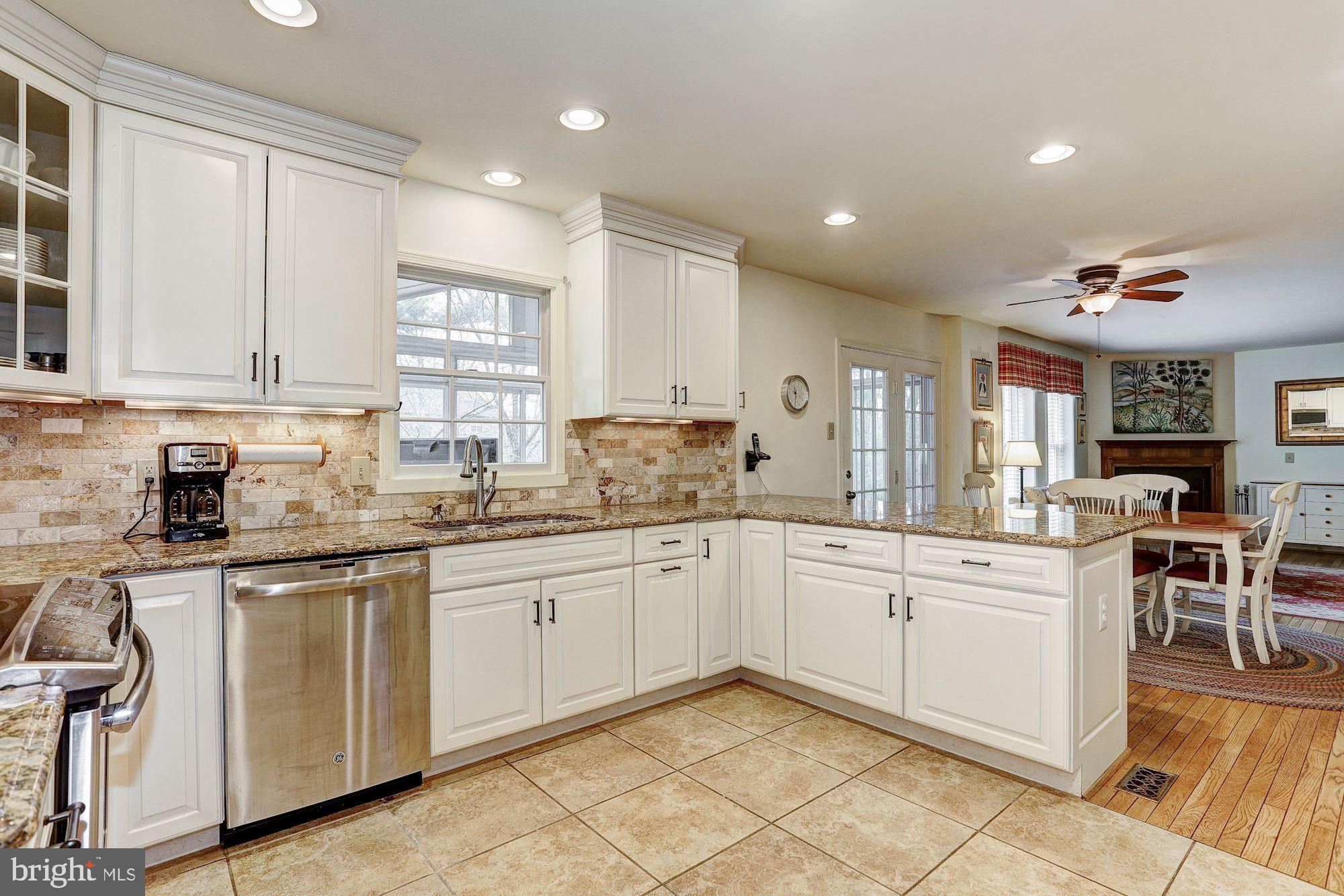 10419 Gorman Road Laurel, MD 20723 - Photo 10 of 43 Eat-In Kitchen | Granite Countertops