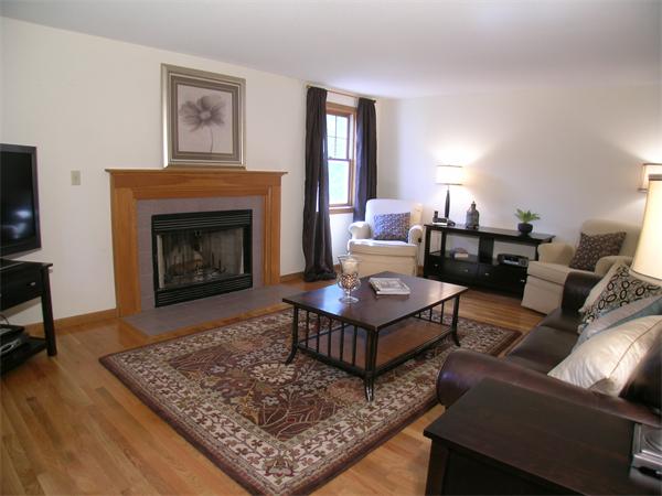64 R Patten Road Westford, MA 01886 - Photo 2 of 23 Gallery Image 2
