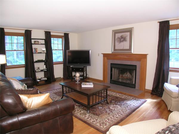 64 R Patten Road Westford, MA 01886 - Photo 3 of 23 Gallery Image 3