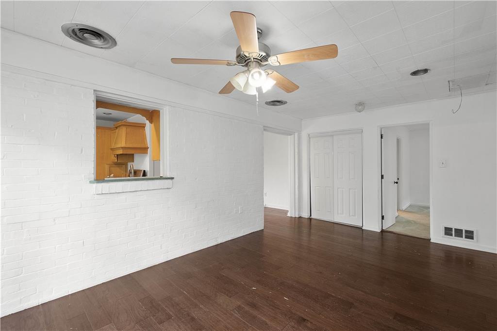112 Johnston Road Pittsburgh, PA 15241 - Photo 10 of 25 Gallery Image 10
