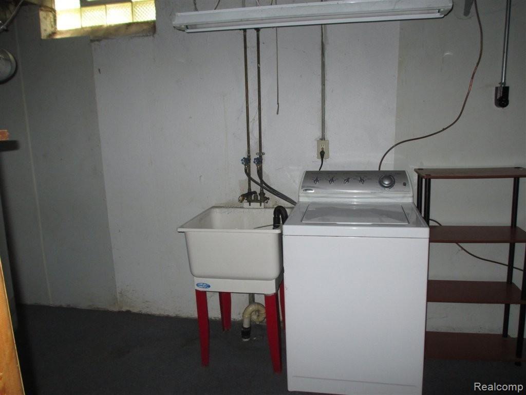 1728 East 13 Mile Road Madison Heights, MI 48071 - Photo 9 of 10 Laundry Area