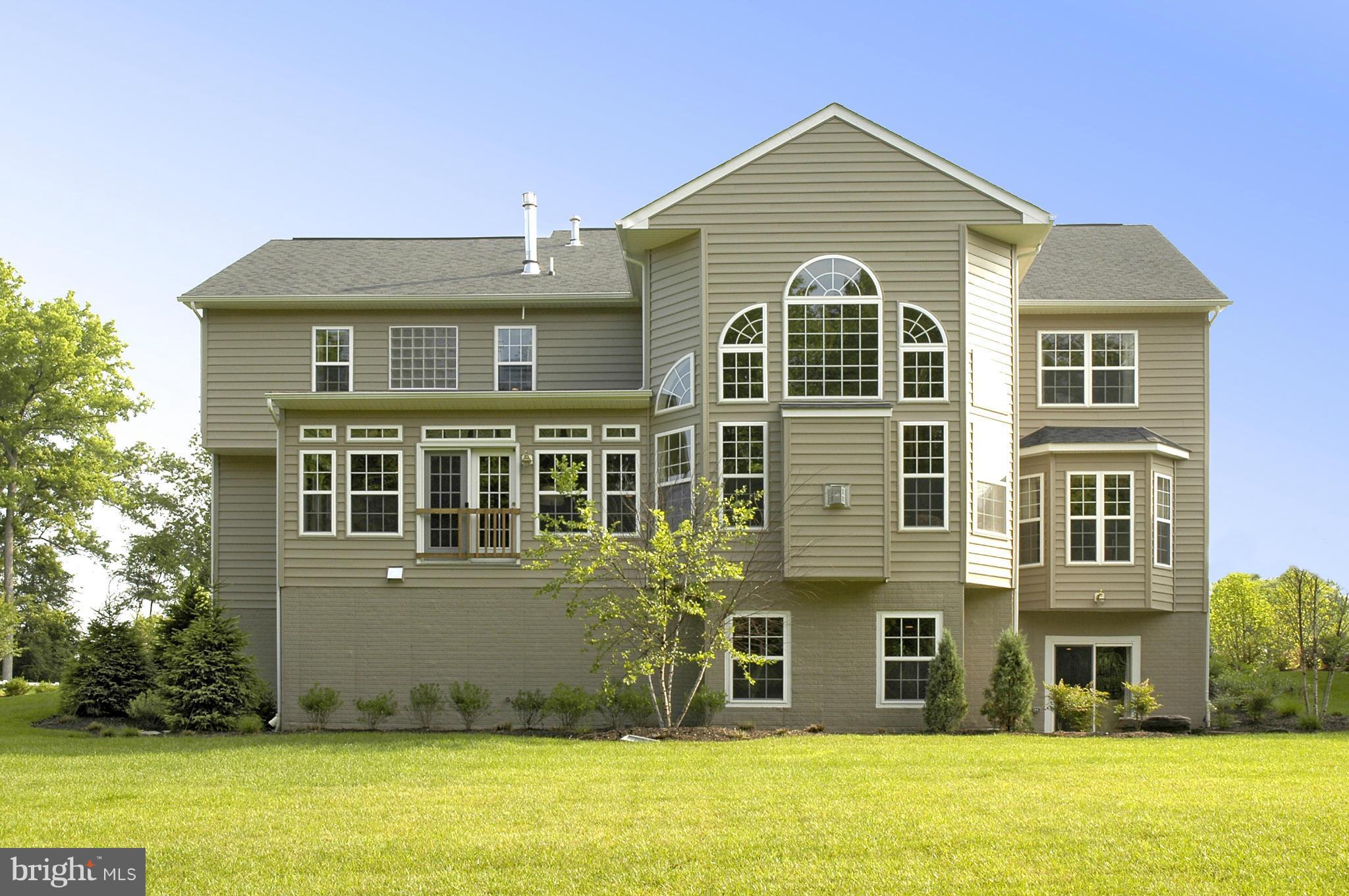 6601 Cork Tree Way Clinton, MD 20735 - Photo 4 of 19 Exterior (Rear)