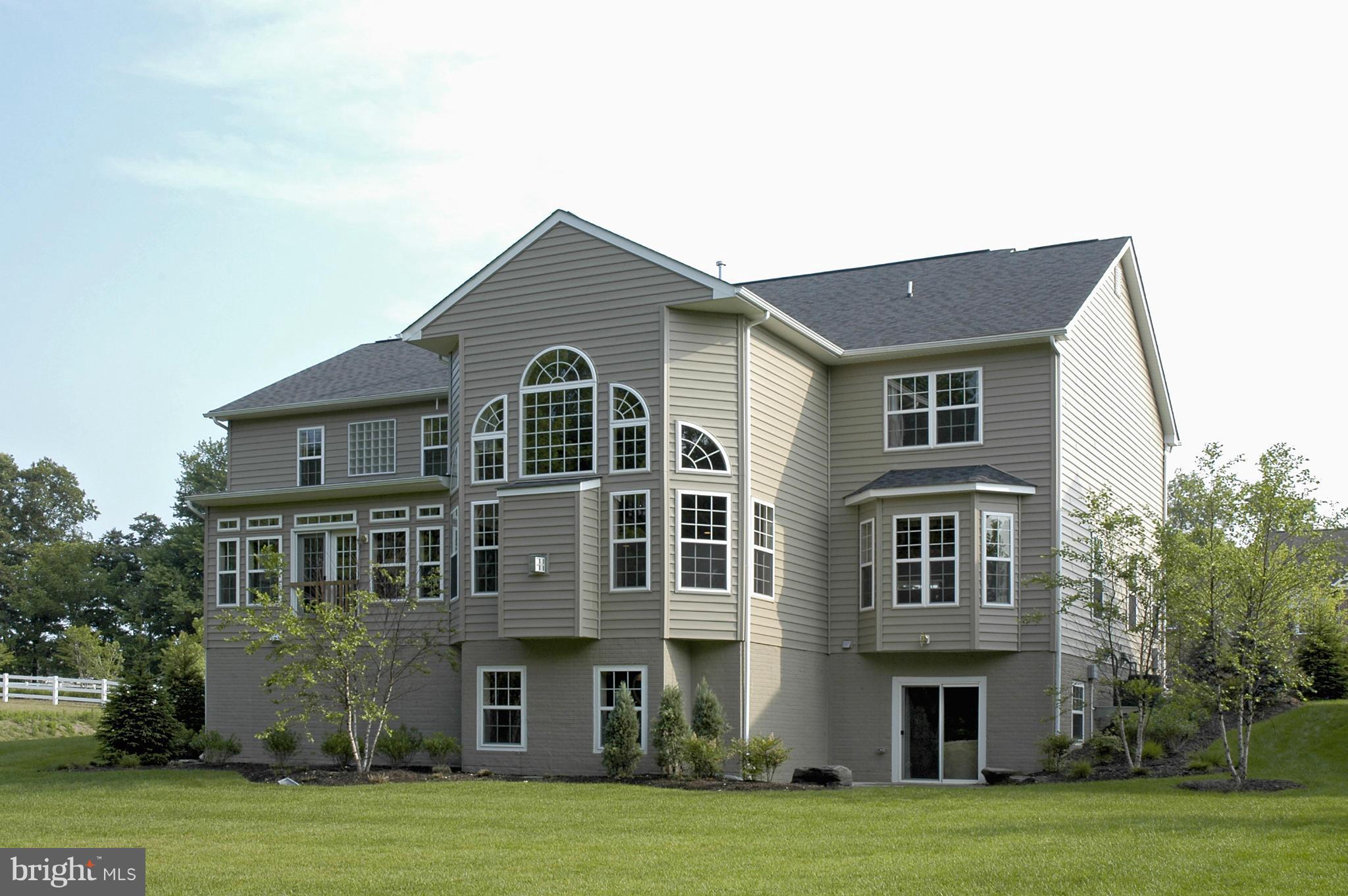 6601 Cork Tree Way Clinton, MD 20735 - Photo 5 of 19 Exterior (Rear)