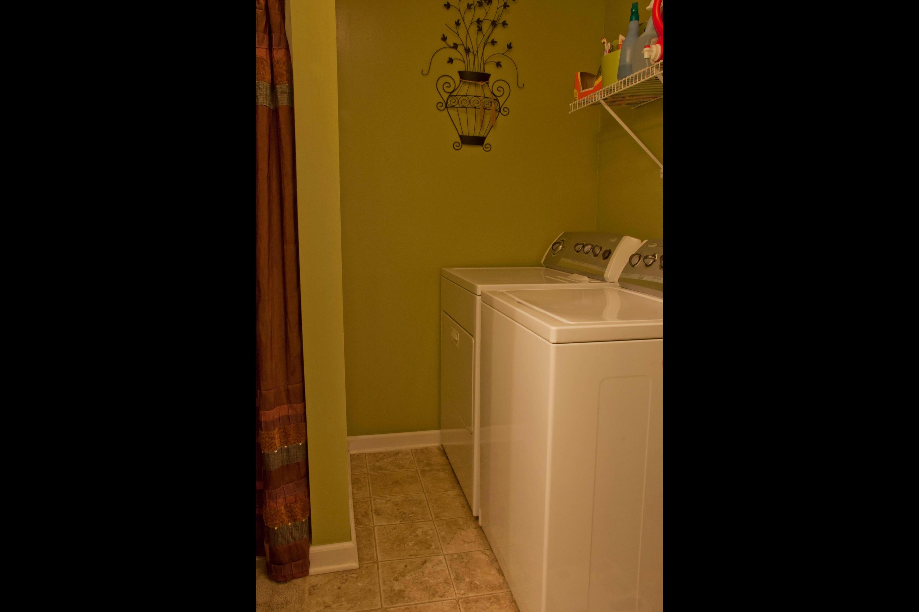 3909 Abercorn Road, Unit 8 Knoxville, TN 37921 - Photo 17 of 20 Laundry