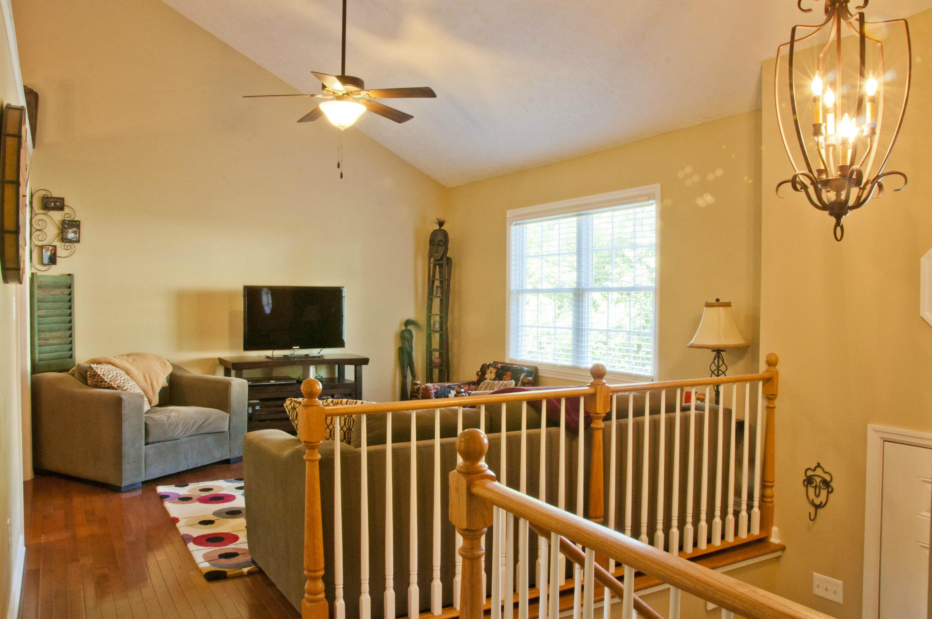 3909 Abercorn Road, Unit 8 Knoxville, TN 37921 - Photo 5 of 20 Living Room