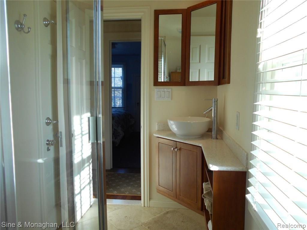 458 Washington Road Grosse Pointe, MI 48230 - Photo 34 of 47 DSCN0088.JPG