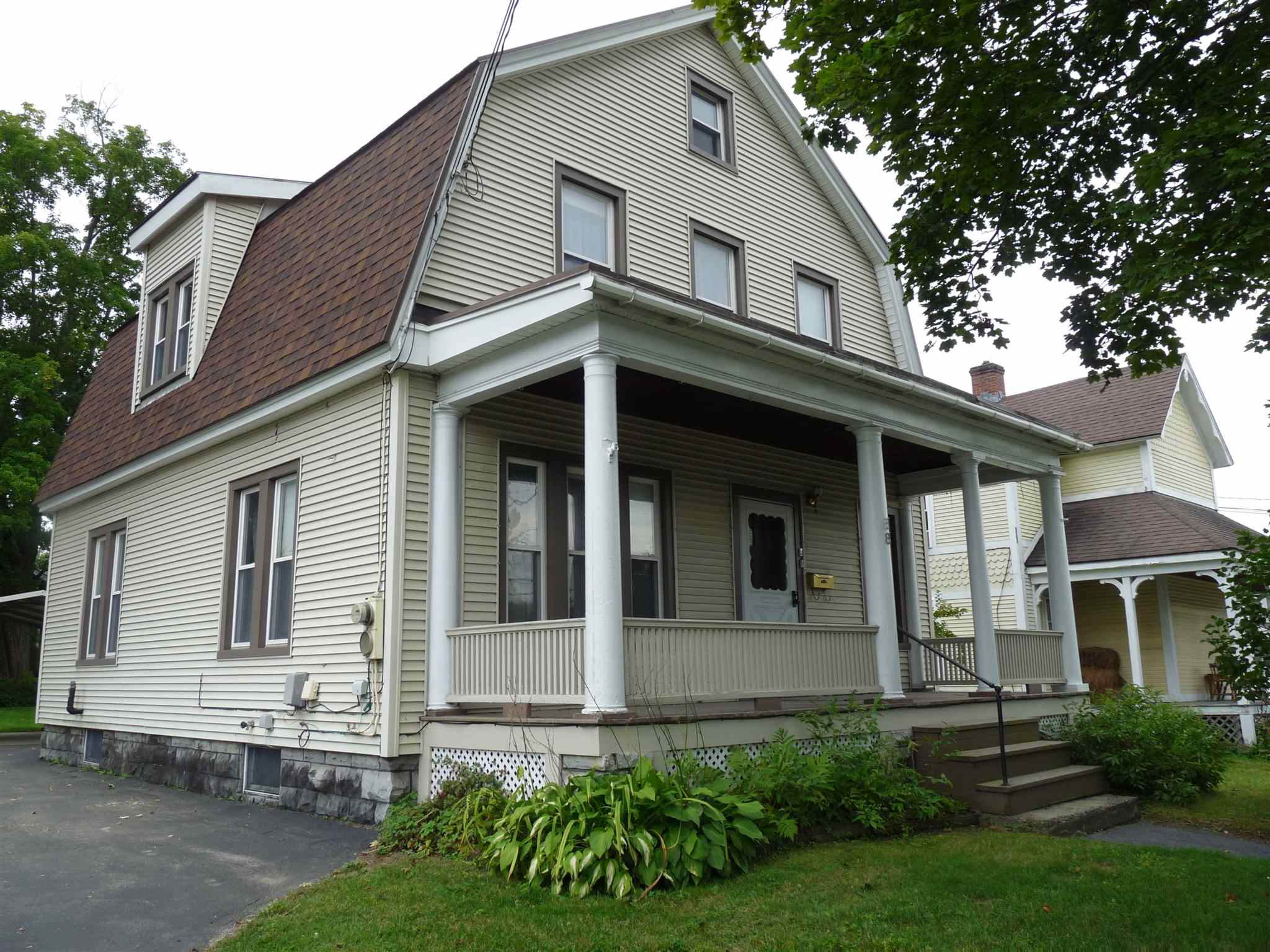 88 Crescent Street Rutland, VT 05701 - Photo 2 of 40