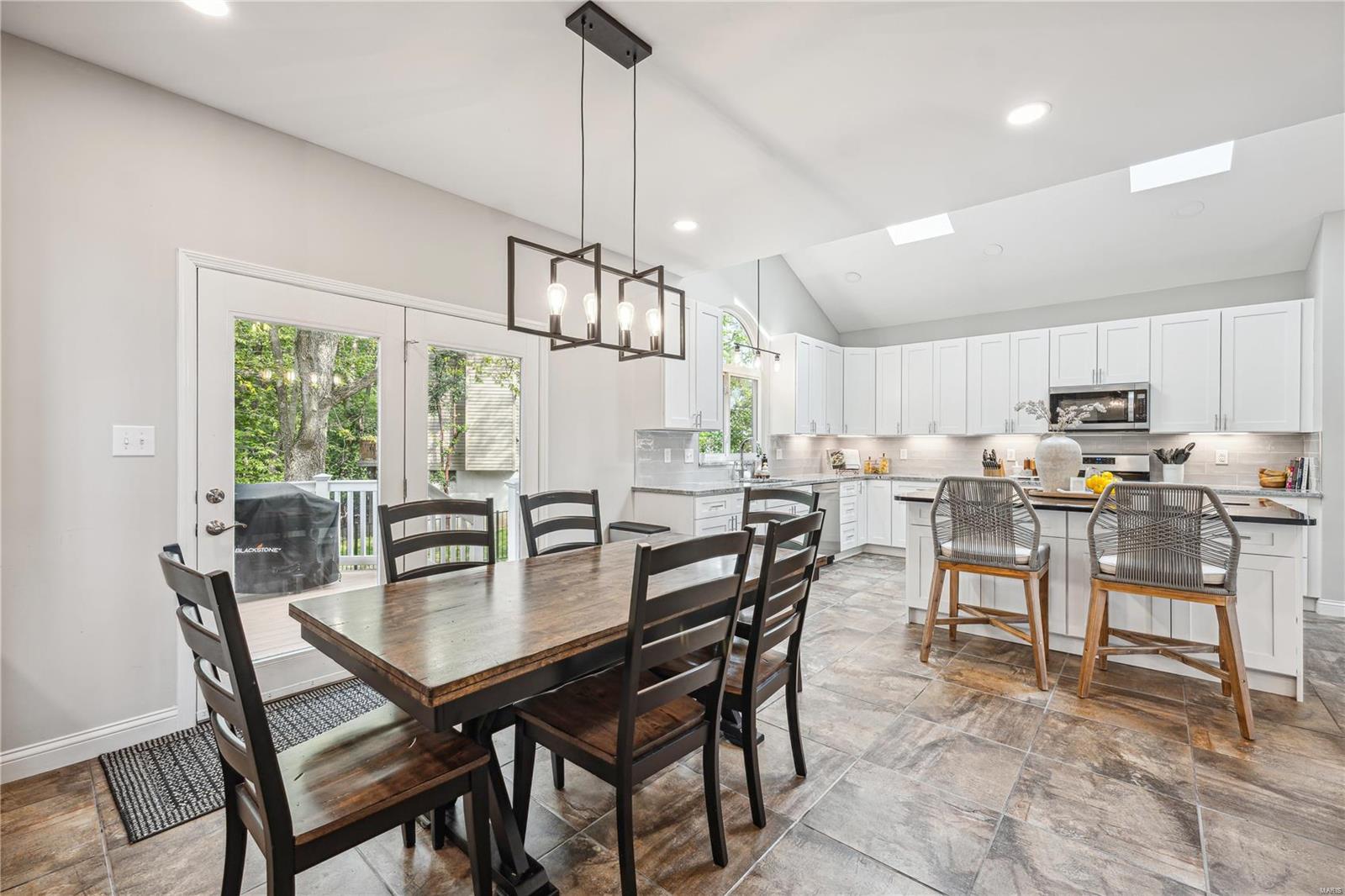 701 Arbor Ridge Court Ballwin, MO 63021 - Photo 4 of 21 Gallery Image 4
