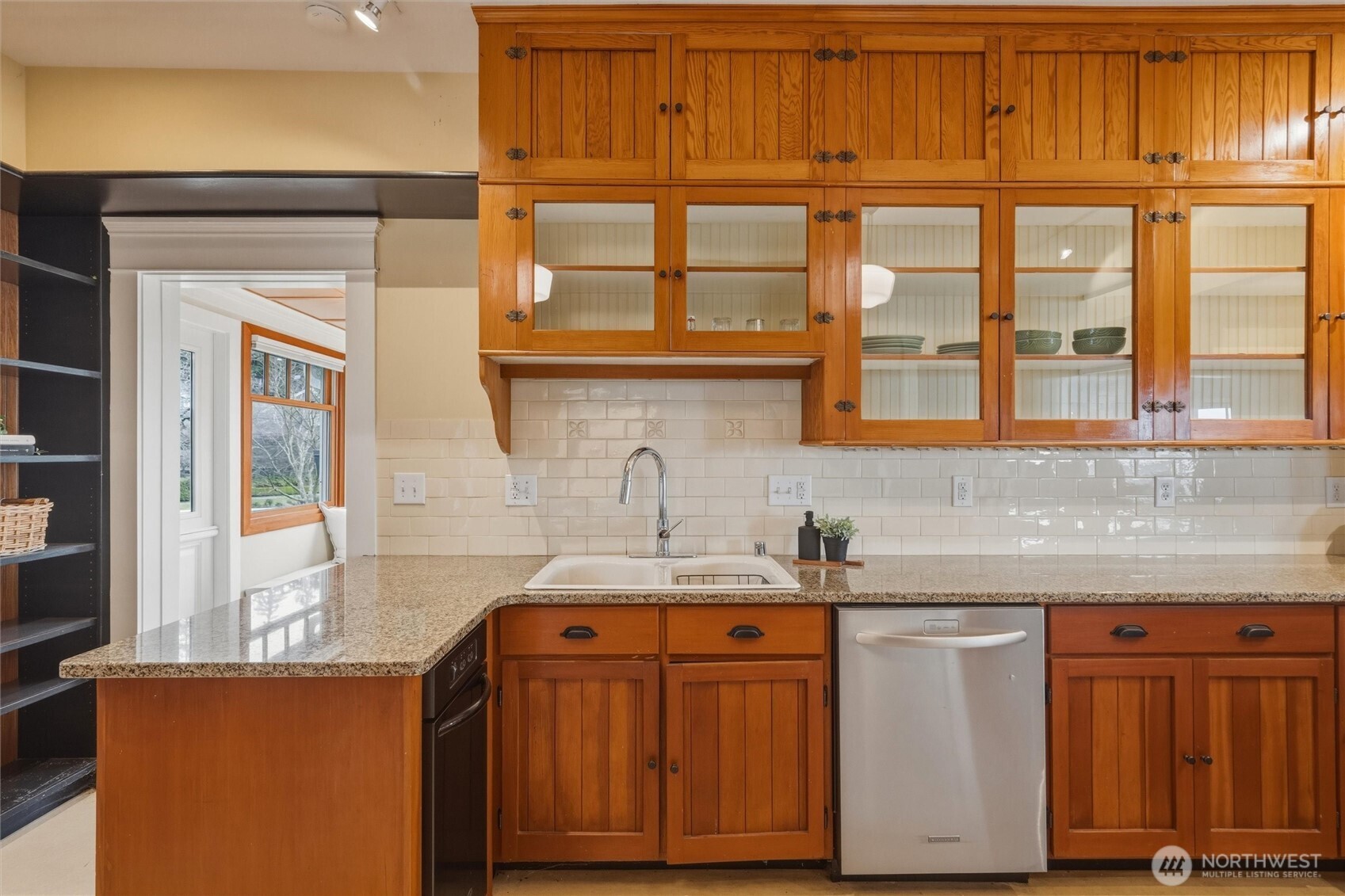 240 South Forest Street Bellingham, WA 98225 - Photo 15 of 40